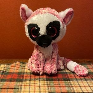 small sized pink and white striped lemur beany boo
